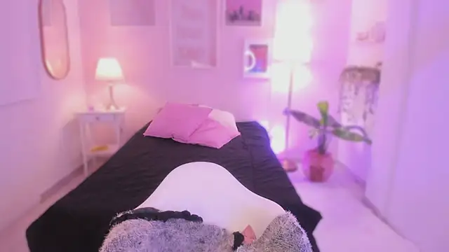 Snapshot of emma_soul1 chatting on 11-17-25, 12:49 emma soul1 online show from 11-17-25, 12:49