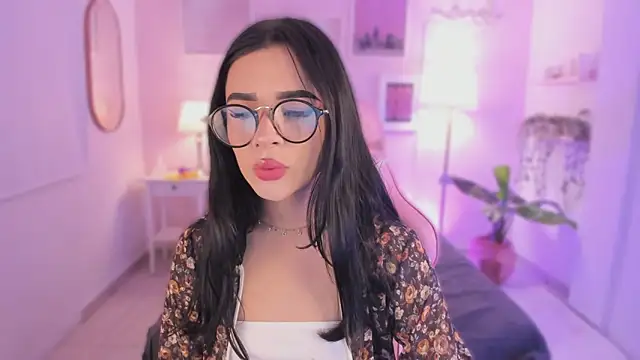 Snapshot of emma_soul1 chatting on 11-19-25, 07:58 emma soul1 online show from 11-19-25, 07:58