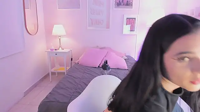 Snapshot of emma_soul1 chatting on 12-17-25, 07:31 emma soul1 online show from 12-17-25, 07:31