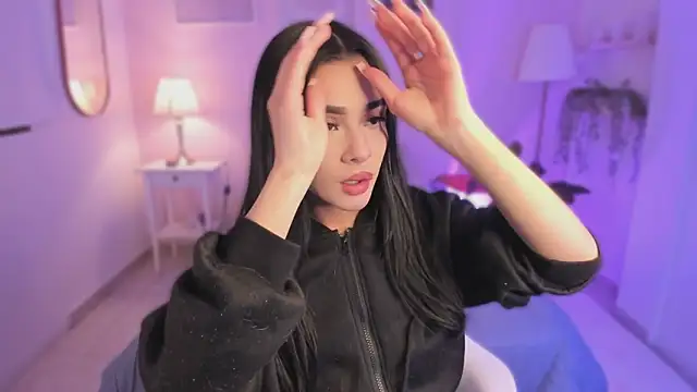 Snapshot of emma_soul1 chatting on 12-19-25, 07:43 emma soul1 online show from 12-19-25, 07:43