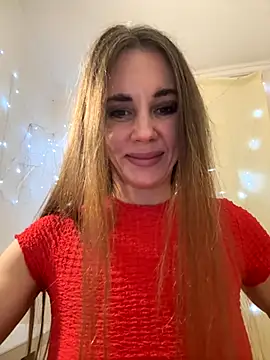 Snapshot of LucieMack chatting on 12-01-25, 05:40 LucieMack online show from 12-01-25, 05:40