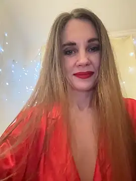 Snapshot of LucieMack chatting on 12-03-25, 06:50 LucieMack online show from 12-03-25, 06:50