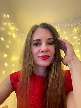 Snapshot of LucieMack chatting on 01-08-26, 02:03 LucieMack online show from 01-08-26, 02:03