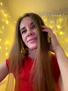 Snapshot of LucieMack chatting on 01-11-26, 02:55 LucieMack online show from 01-11-26, 02:55