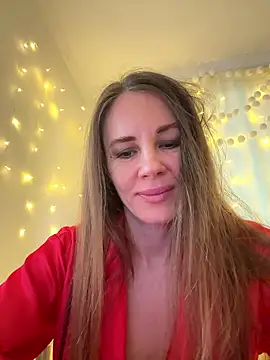 Snapshot of LucieMack chatting on 01-15-26, 05:23 LucieMack online show from 01-15-26, 05:23