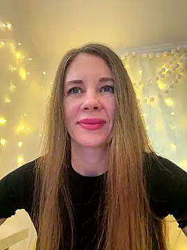 Snapshot of LucieMack chatting on 01-16-26, 05:33 LucieMack online show from 01-16-26, 05:33