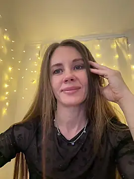 Snapshot of LucieMack chatting on 02-20-26, 05:13 LucieMack online show from 02-20-26, 05:13