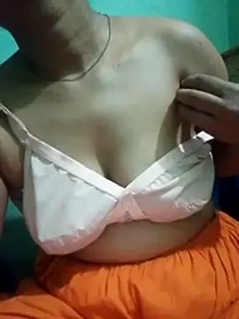 Snapshot of Maria_Mahi chatting on 12-20-25, 03:13 Maria Mahi online show from 12-20-25, 03:13