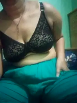 Snapshot of Maria_Mahi chatting on 12-21-25, 02:51 Maria Mahi online show from 12-21-25, 02:51