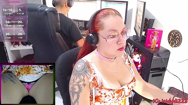 Snapshot of leidydi223 chatting on 10-15-25, 01:22 leidydi223 online show from 10-15-25, 01:22