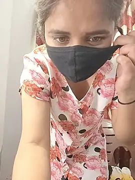 Snapshot of Ruhi_07 chatting on 06-19-26, 04:06 Ruhi 07 online show from 06-19-26, 04:06