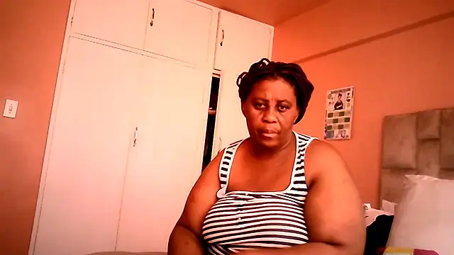 HUGEASSXXXXX online show from 07-01-26, 06:26