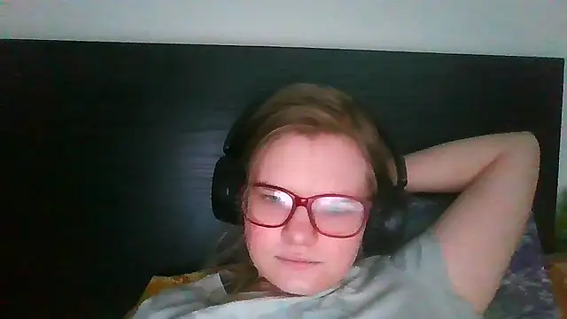 Moonolighta online show from 04-08-26, 11:43