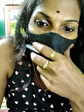 Snapshot of Honey_rosetamil chatting on 10-25-25, 05:08 Honey rosetamil online show from 10-25-25, 05:08