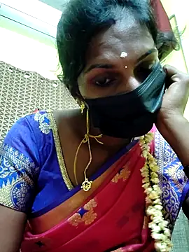 Snapshot of Honey_rosetamil chatting on 10-28-25, 01:03 Honey rosetamil online show from 10-28-25, 01:03