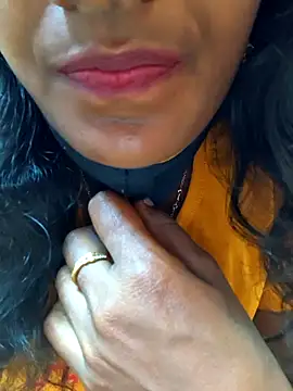 Snapshot of Honey_rosetamil chatting on 02-21-26, 08:26 Honey rosetamil online show from 02-21-26, 08:26