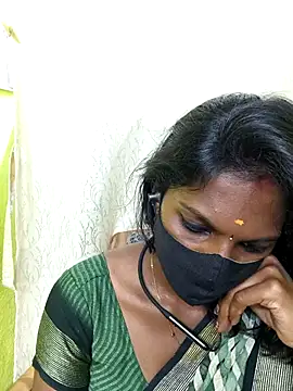 Snapshot of Honey_rosetamil chatting on 06-13-26, 01:14 Honey rosetamil online show from 06-13-26, 01:14