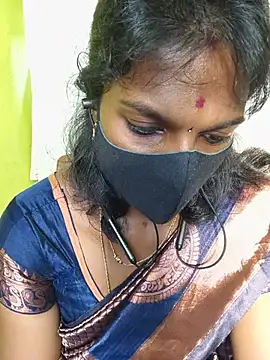 Snapshot of Honey_rosetamil chatting on 07-18-26, 02:05 Honey rosetamil online show from 07-18-26, 02:05