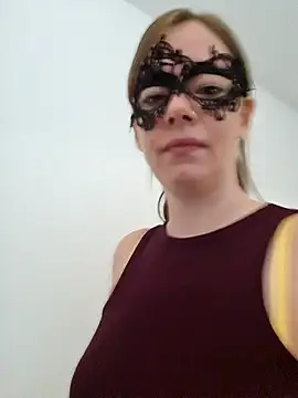 Snapshot of Squirtingcouple9094 chatting on 10-30-25, 07:43 Squirtingcouple9094 online show from 10-30-25, 07:43