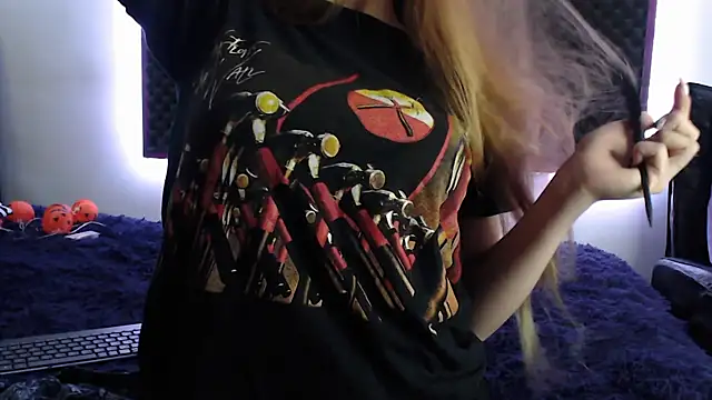 karlamoon23 online show from 10-15-25, 10:10