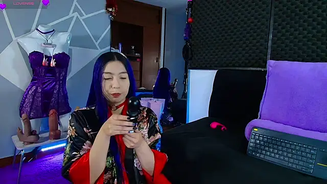 karlamoon23 online show from 06-19-26, 03:49