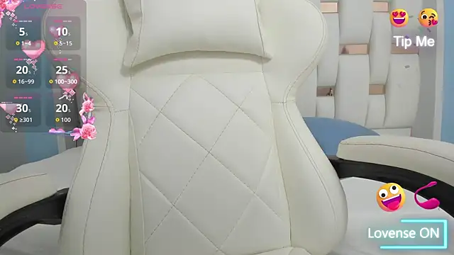 Snapshot of Katalina_red chatting on 09-10-25, 07:36 Katalina red online show from 09-10-25, 07:36