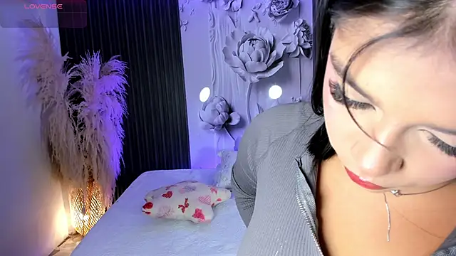 ShaniaDaniels online show from 04-28-26, 10:37