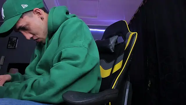 alexgiraldo   online show from 10-03-25, 11:07