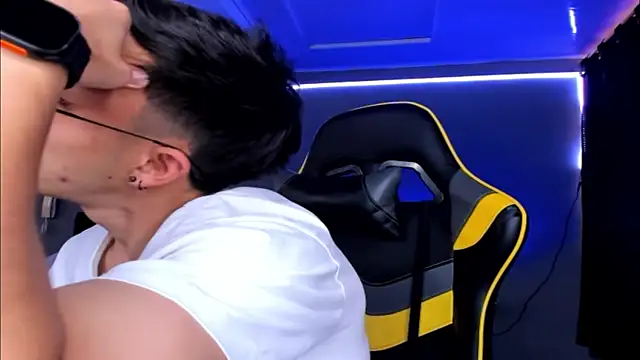 alexgiraldo   online show from 10-11-25, 09:02