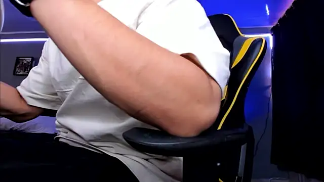 alexgiraldo   online show from 10-12-25, 05:34