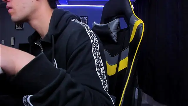 alexgiraldo   online show from 10-24-25, 09:49