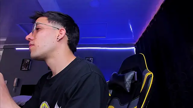 alexgiraldo   online show from 11-08-25, 12:16