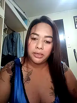 Snapshot of EmmaKantutera chatting on 10-22-25, 05:24 EmmaKantutera online show from 10-22-25, 05:24