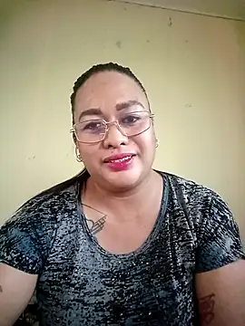 EmmaKantutera online show from 12-19-25, 11:01