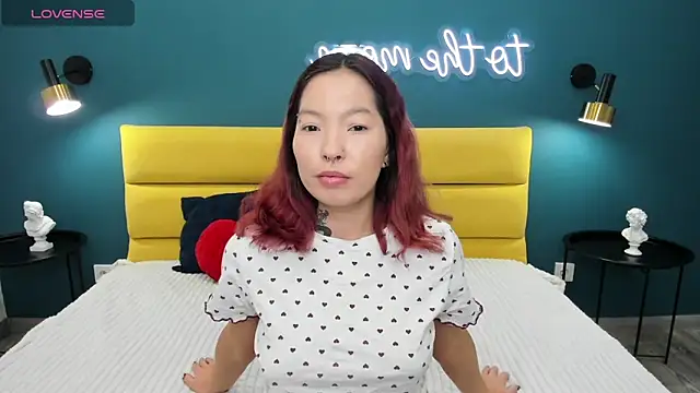 Snapshot of KimAsiann chatting on 05-12-26, 01:25 KimAsiann online show from 05-12-26, 01:25