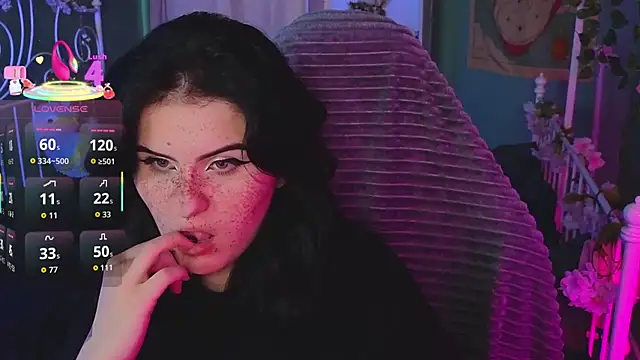 Snapshot of Dark_Shine chatting on 11-15-25, 10:23 Dark Shine online show from 11-15-25, 10:23