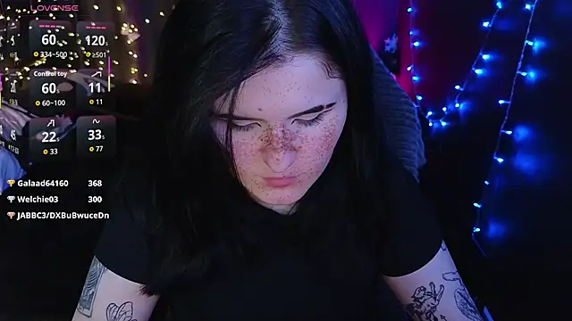 Snapshot of Dark_Shine chatting on 12-14-25, 11:26 Dark Shine online show from 12-14-25, 11:26