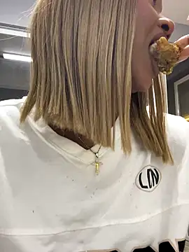 alisonn moon online show from 11-22-25, 12:42