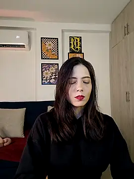 Snapshot of mishelkrave_ chatting on 10-19-25, 11:16 mishelkrave online show from 10-19-25, 11:16