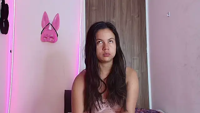 Snapshot of mady_gh chatting on 06-12-26, 04:33 mady gh online show from 06-12-26, 04:33