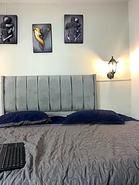 Samara Hadi  online show from 12-22-25, 10:40