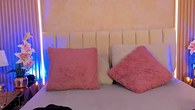 MaddyGray  online show from 04-18-26, 06:12