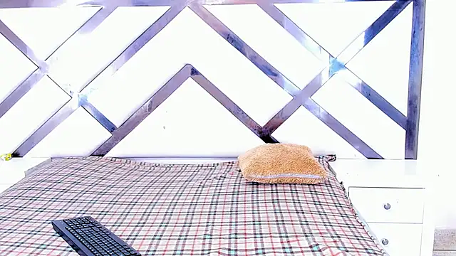 LadyandMaverick online show from 12-15-25, 03:22