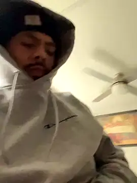 Snapshot of Bbrn69official chatting on 10-30-25, 06:52 Bbrn69official online show from 10-30-25, 06:52