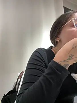 Alyha Cortes online show from 12-02-25, 01:28