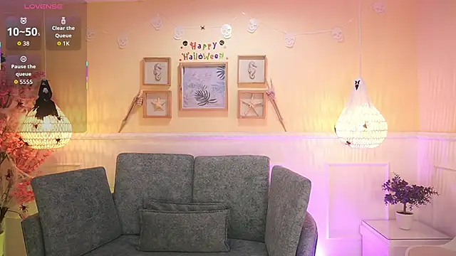 LoonaNyx online show from 10-27-25, 11:36