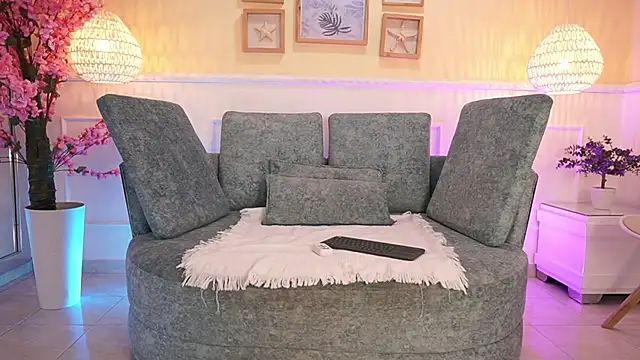 LoonaNyx online show from 11-21-25, 11:42