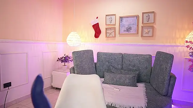 LoonaNyx online show from 11-25-25, 11:32