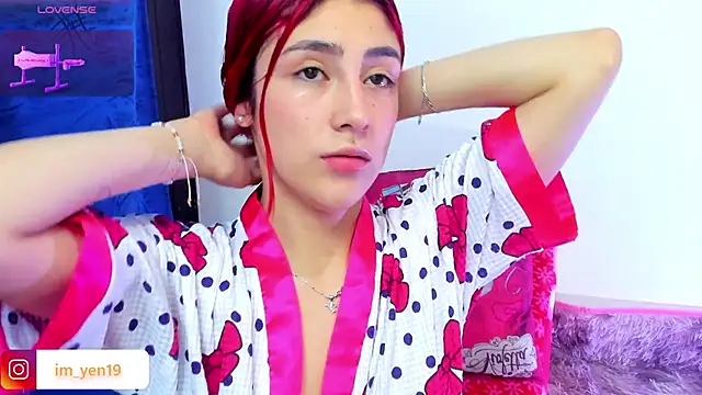 Snapshot of adahraa_younng chatting on 09-26-25, 04:05 adahraa younng online show from 09-26-25, 04:05