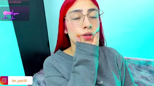 Snapshot of adahraa_younng chatting on 11-04-25, 11:42 adahraa younng online show from 11-04-25, 11:42